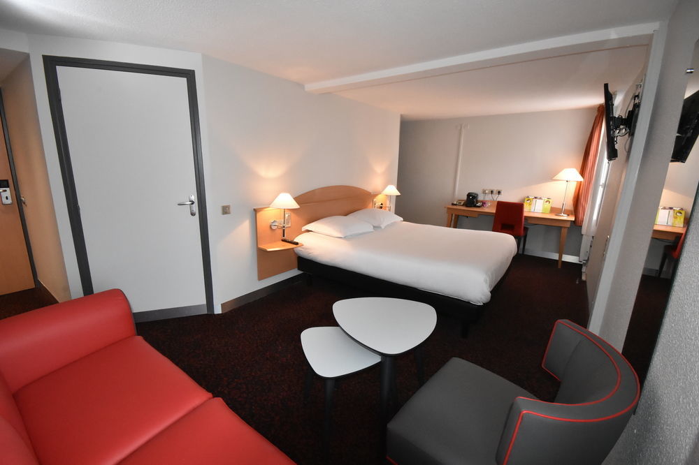 Logis Hotel L'Oree De Chartres - Barjouville Екстериор снимка